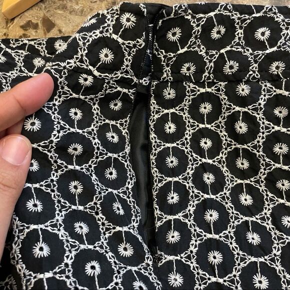 -Talbots Embroidered Capris 14 - Picture 8 of 9